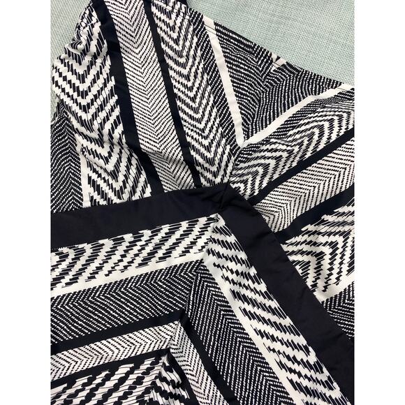 Kenneth Cole New York Womens Black/White Chevron One Piece Swimsuit sz Large L - Picture 2 of 11